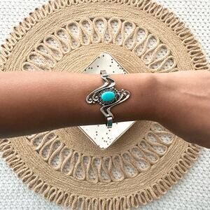 Ege 90 Silver Tone Turquoise Oval Stone Swirl Scroll Hinge Hook Clasp Bracelet